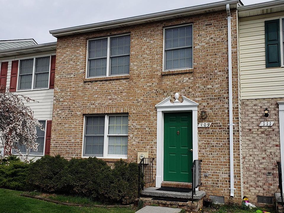 1st image of 109 Equestrian Dr