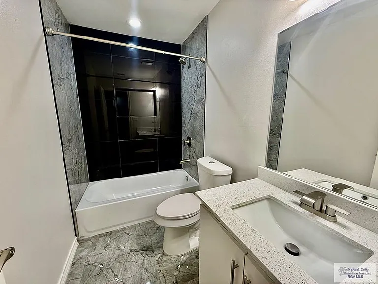 700 Tamarindo Ln — Photo 9