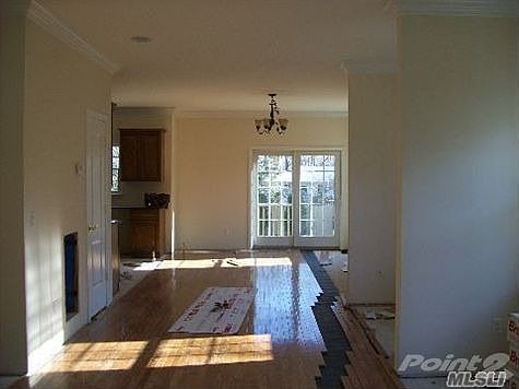 4th image of 14 Mayflower Ave