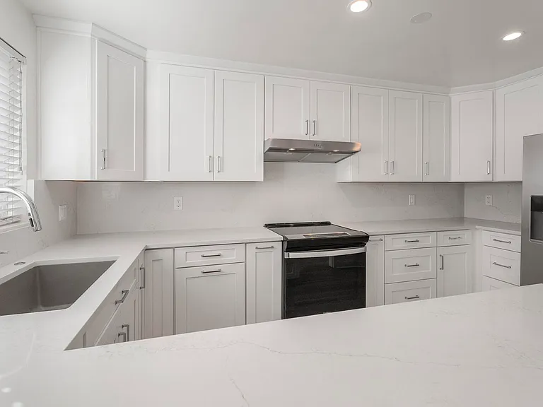 930 3rd St #107 — Photo 8