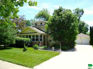 1402 W 6th St, Storm Lake, IA 50588