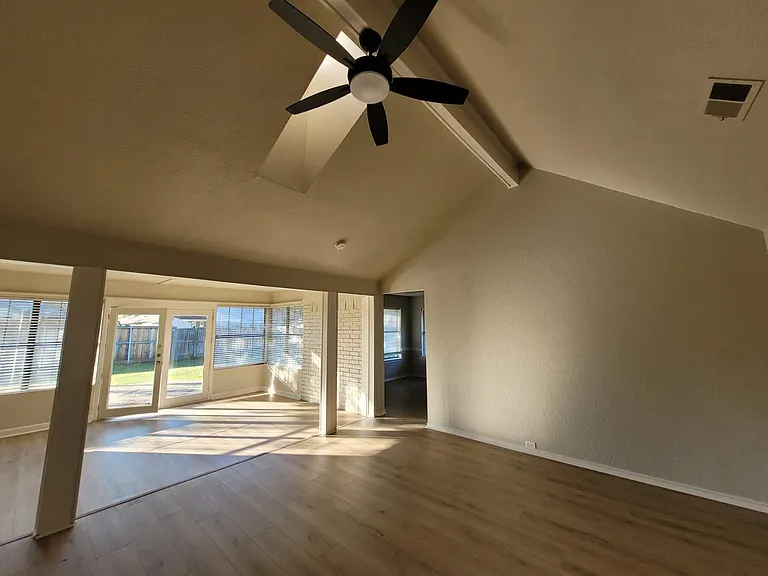 776 Santa Fe Trl — Photo 13