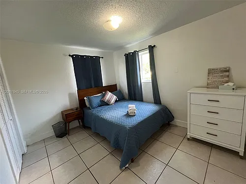 458 SW 10th St #4 Photo 1