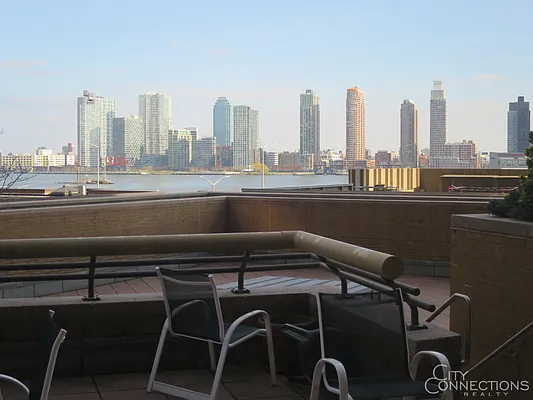 Rented by City Connections Realty | media 26