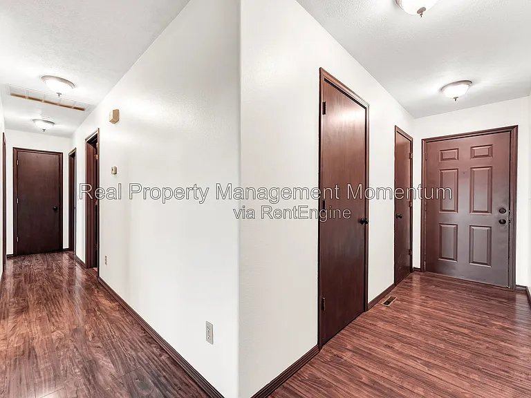 813 Daniel Ln — Photo 3