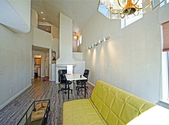 5th image of 15673 Ladera Vista Dr