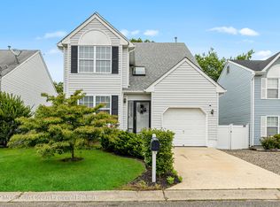 22 Sunnydale Dr, Bayville, NJ 08721