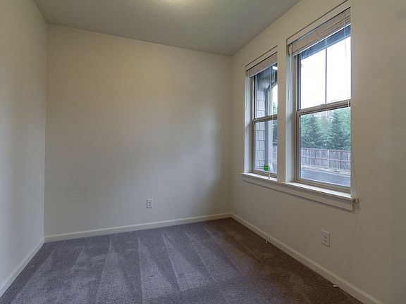 2nd image of 5112 NE 124th Cir