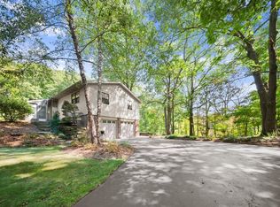 6620 Lakeshore Dr, West Olive, MI 49460