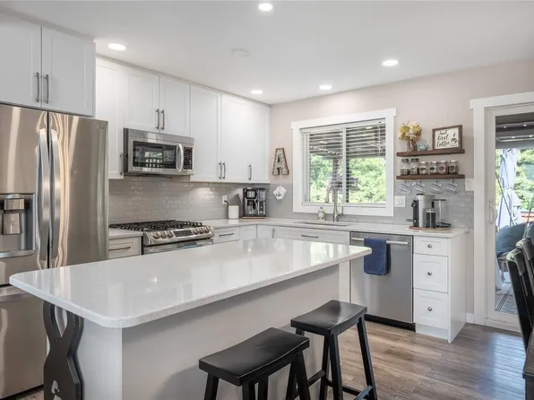4843 Hartford Pl, Nanaimo, BC V9V 1N8
