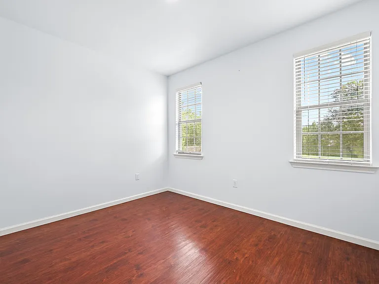 330 Howard Ln — Photo 14