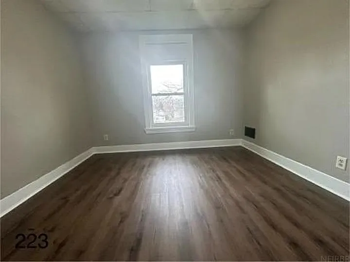 227 Allen St #223 — Photo 9