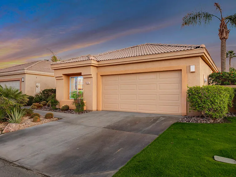 67361 N Laguna Dr — Photo 12