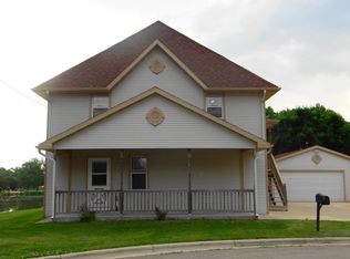 24 N Harrison St, Belleville, WI 53508