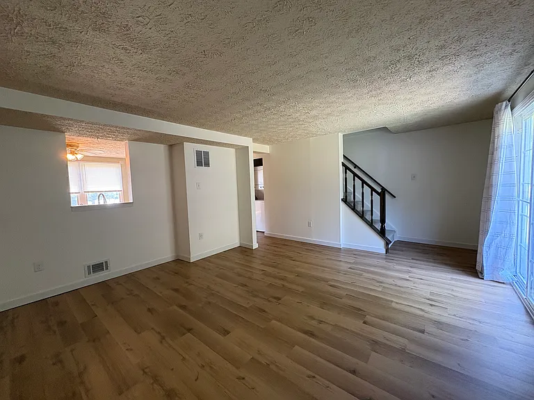 2645 Adams St — Photo 4
