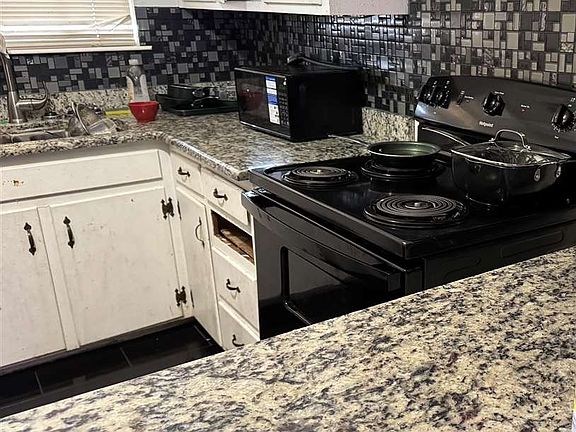 4th image of 4513 NW Santa Fe Ave