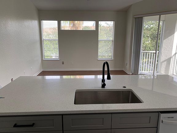 5th image of 2718 Maitland Crossing Way