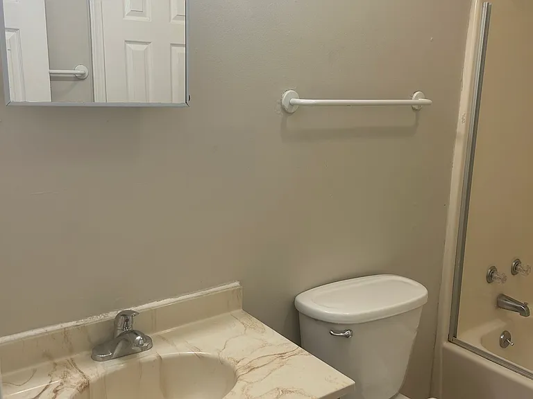 328 Kickapoo St #B — Photo 5