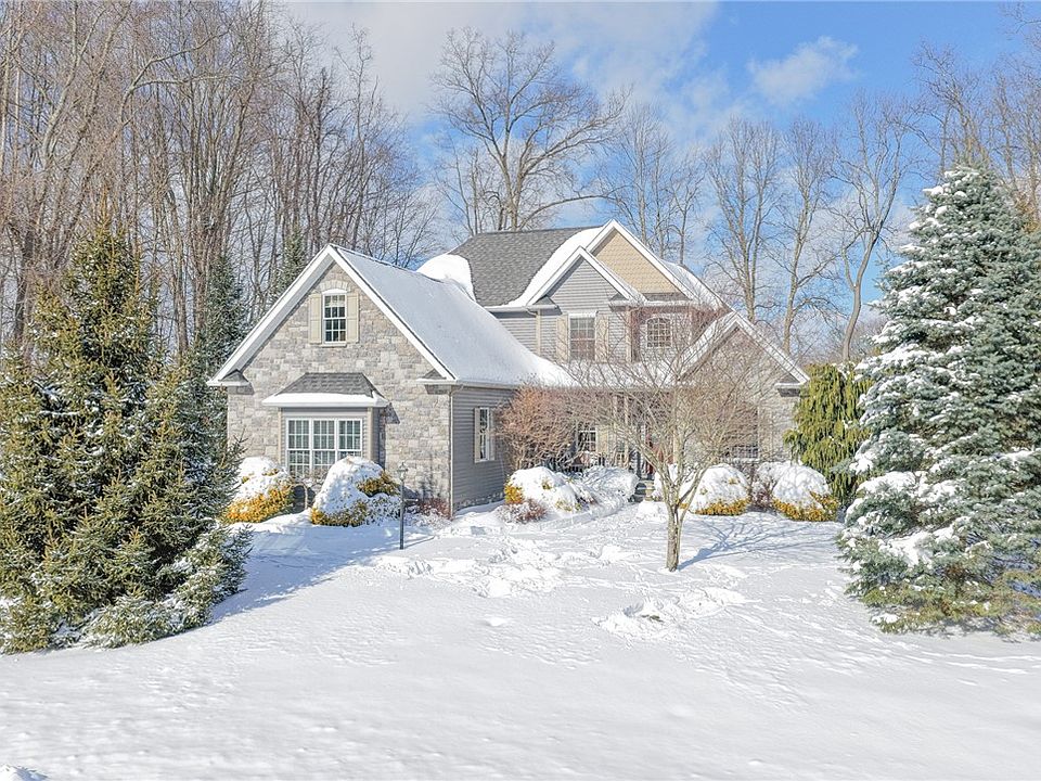 1st image of 272 Cabernet Dr