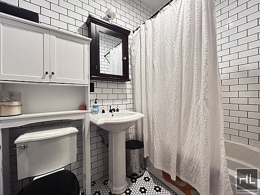 Rented by Highline Residential | media 6