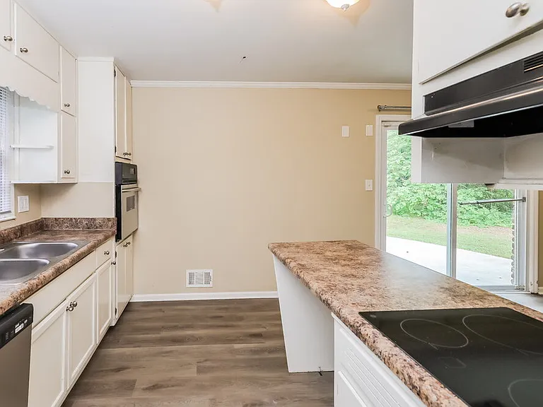 6913 Doncaster Rd — Photo 8