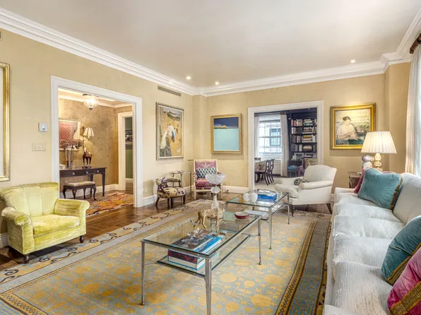 570 Park Avenue image 2 of 19