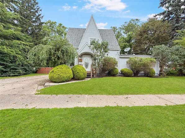 2418 Prospect Ave, Erie, PA 16510