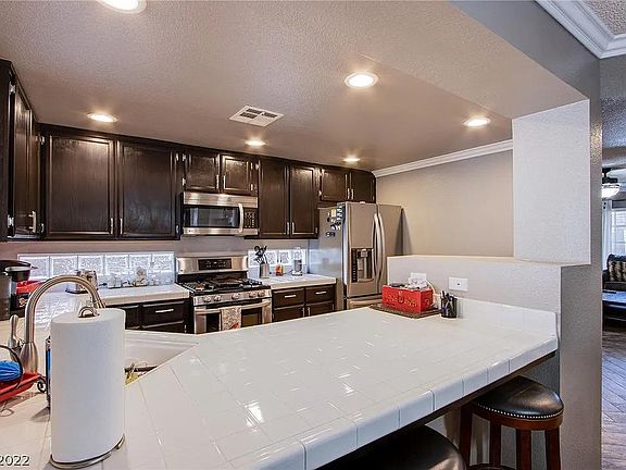 2nd image of 1516 Spreading Oak Dr