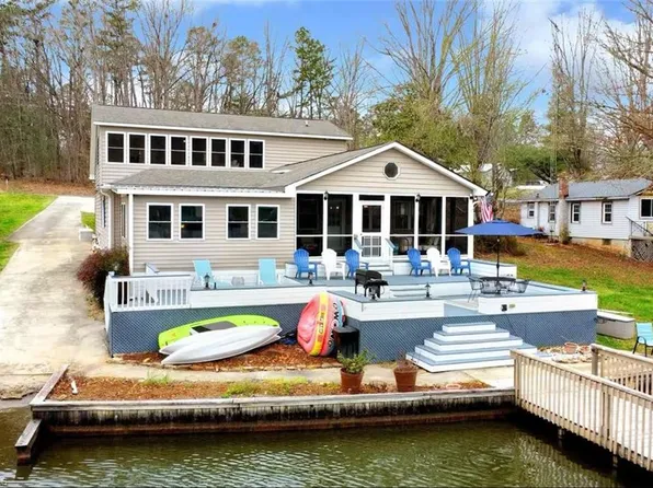 938 Pinehaven Dr, New London, NC 28127
