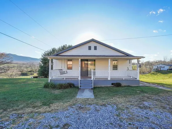 3708 Newbern Rd, Pulaski, VA 24301