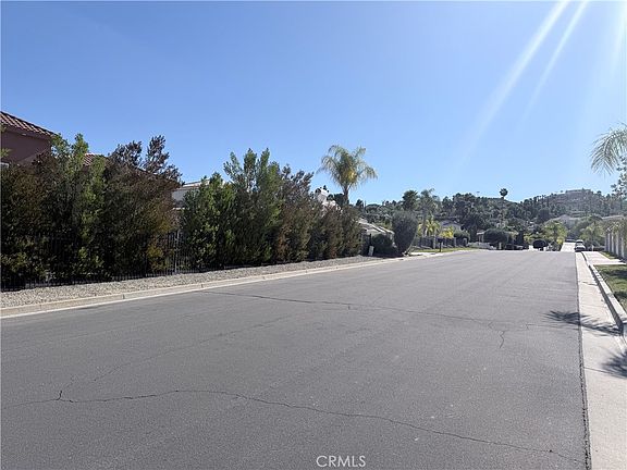 3rd image of 27370 Stonehenge Cir