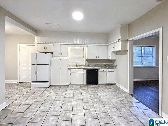 2nd image of 115 Front St