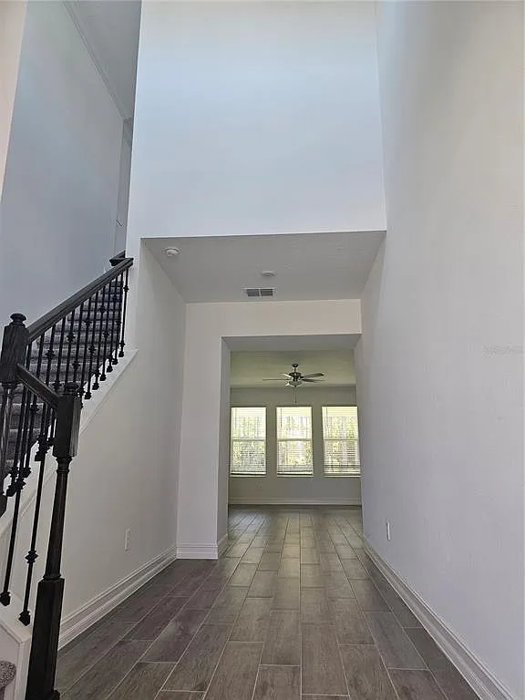 5 bed, 4.5 bath, 3273 sqft, $4,500 — Photo 3