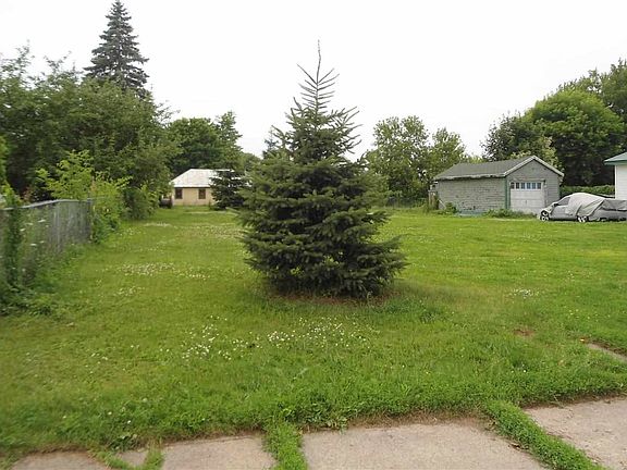 3rd image of 417 Ford Ave
