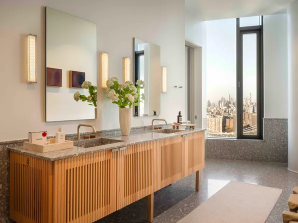 30 Front Street image 11 of 37