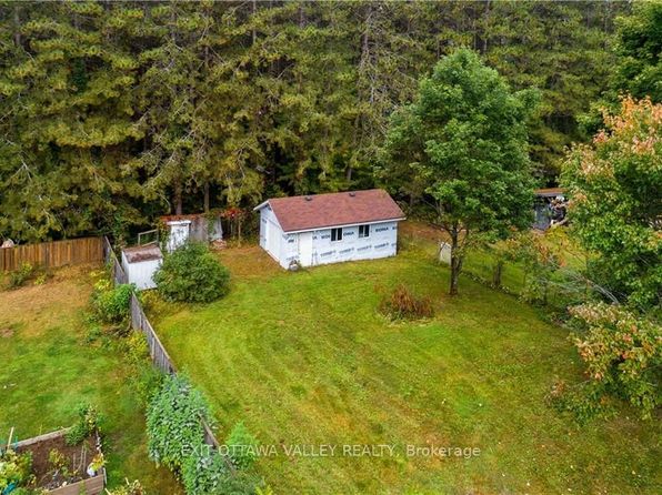 35 Boulter Lake Rd, Hastings Highlands, ON K0L 2K0