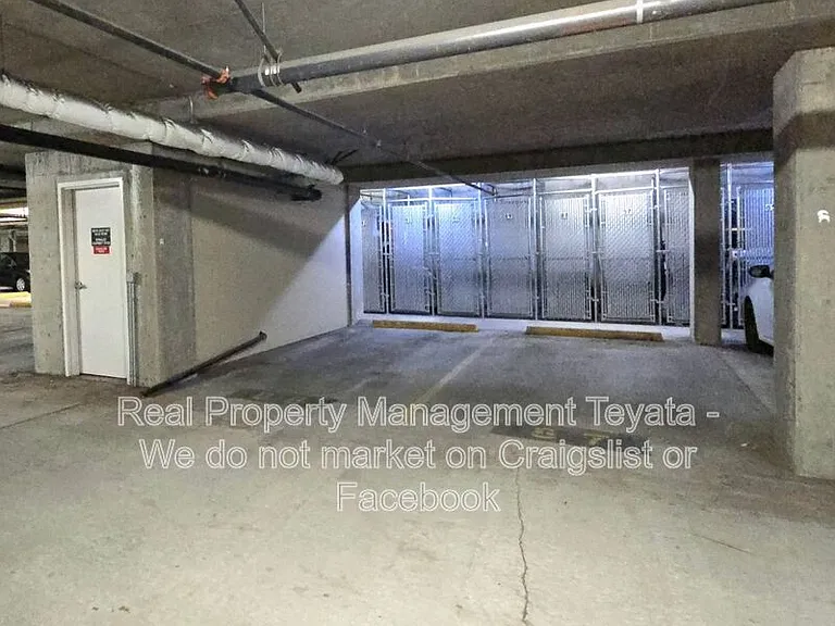 259 W Bakerview Rd #C401 — Photo 21