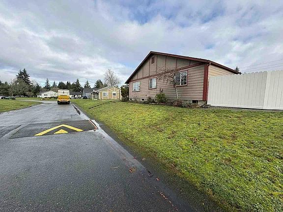 4th image of 702 Salzburg Ln SE