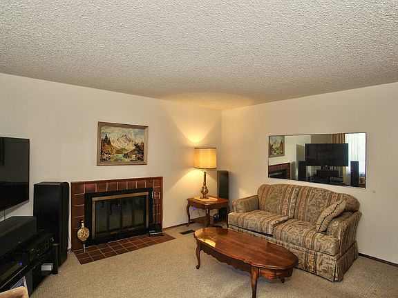 3rd image of 2954 SE Blue Bird Dr