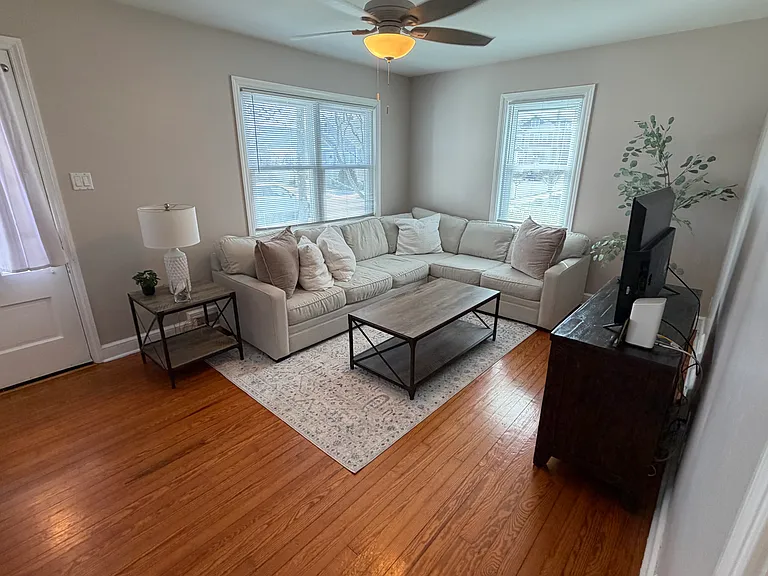 7703 Winchester Ave — Photo 14