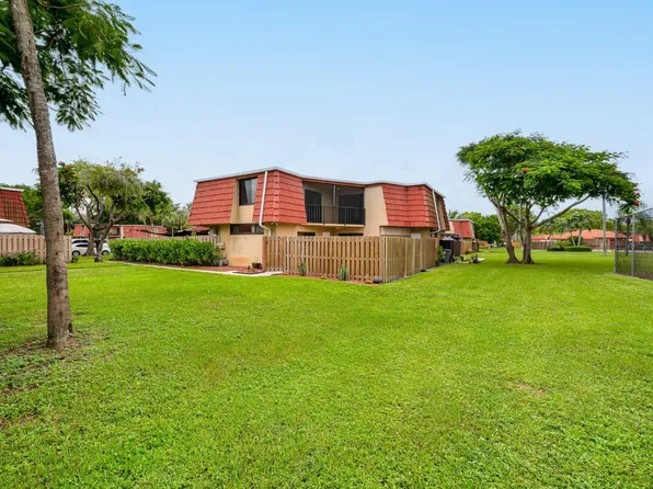 22940 Oxford Place #B, Boca Raton, FL 33433