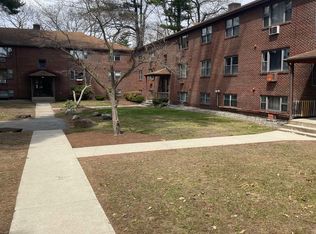 4 Brook Rd APT 8, Salem, NH 03079