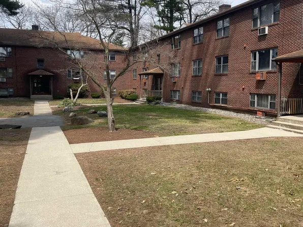 4 Brook Rd 8, Salem, NH 03079