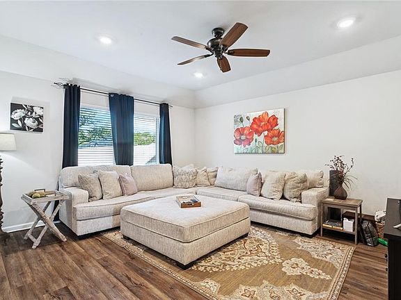 3rd image of 23112 Rosa Blvd