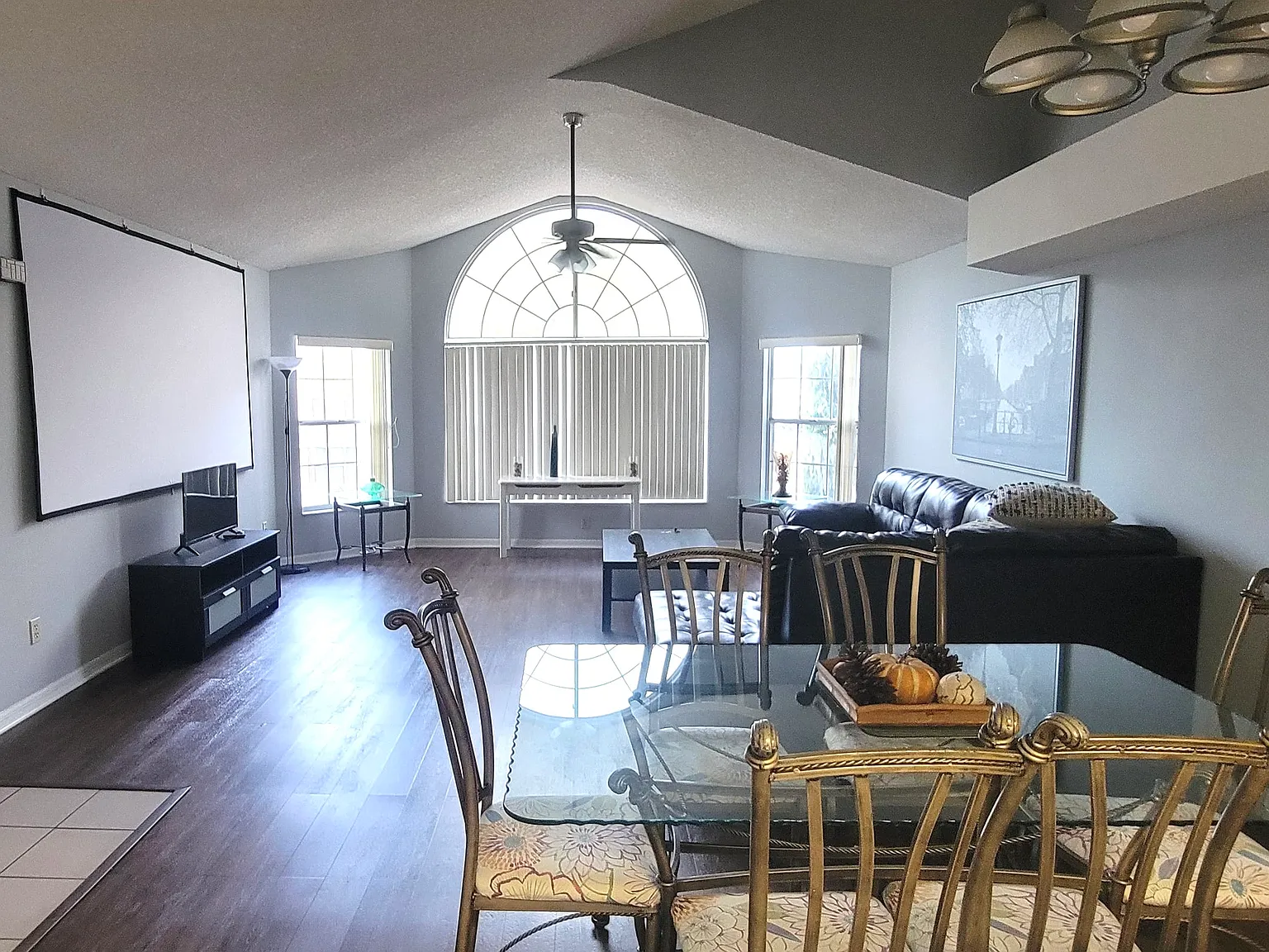 3 bed, $750 — Photo 2