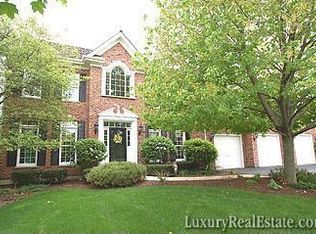 820 Elk Ct, Wheaton, IL 60189