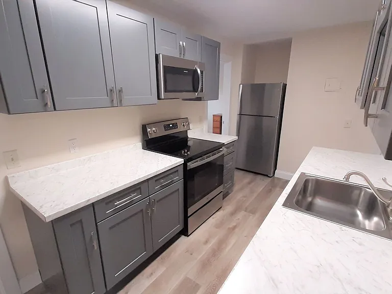 320 Hillview Place — Photo 13