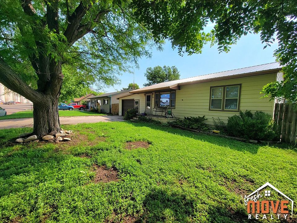 304 S Cox St, Sublette, KS 67877 Zillow