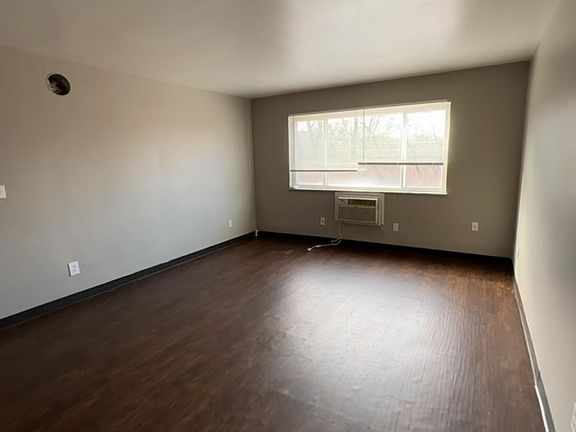 3rd image of 3050 Mickey Ave APT 41