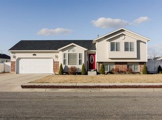 1418 W 1930 N, Clinton, UT 84015